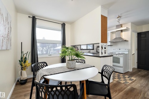 3207 107 Avenue, Edmonton, AB - Indoor Photo Showing Dining Room