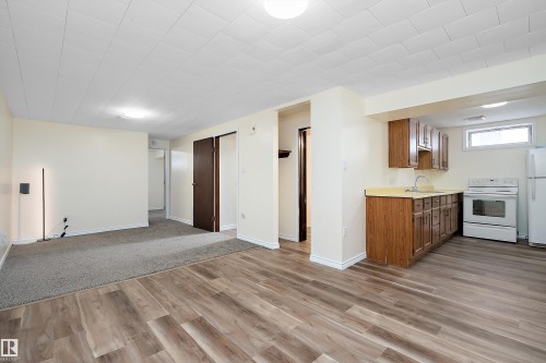 3207 107 Avenue, Edmonton, AB - Indoor