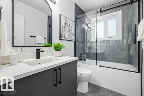 16206 83 Avenue, Edmonton, AB - Indoor Photo Showing Bathroom