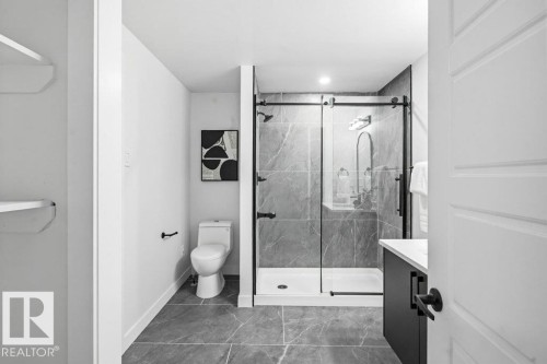 16206 83 Avenue, Edmonton, AB - Indoor Photo Showing Bathroom