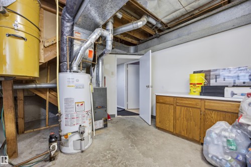 7918 121 Avenue, Edmonton, AB - Indoor Photo Showing Basement
