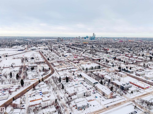 View of urban area - 7918 121 Avenue, Edmonton, AB - Outdoor With View