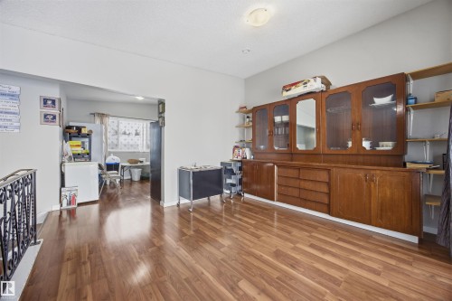 7918 121 Avenue, Edmonton, AB - Indoor Photo Showing Other Room