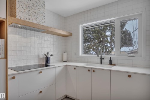 11005 155 Street, Edmonton, AB - Indoor