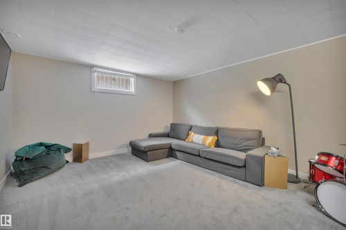 11005 155 Street, Edmonton, AB - Indoor