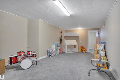 11005 155 Street, Edmonton, AB - Indoor