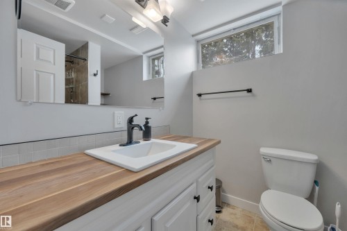 11005 155 Street, Edmonton, AB - Indoor Photo Showing Bathroom