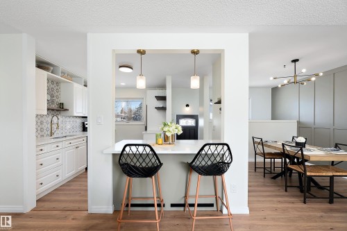 9239 Ottewell Road, Edmonton, AB - Indoor