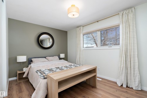 9239 Ottewell Road, Edmonton, AB - Indoor Photo Showing Bedroom
