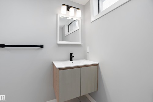 9239 Ottewell Road, Edmonton, AB - Indoor Photo Showing Other Room