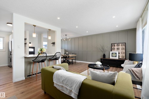 9239 Ottewell Road, Edmonton, AB - Indoor Photo Showing Other Room