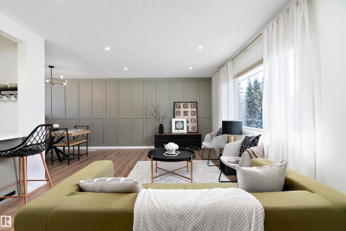 9239 Ottewell Road, Edmonton, AB - Indoor Photo Showing Living Room