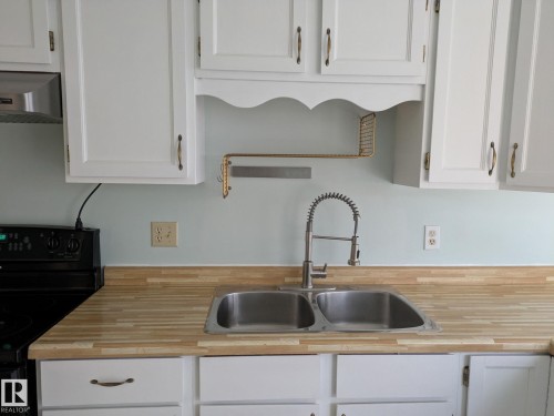 1511 104 Street, Edmonton, AB - Indoor Photo Showing Kitchen With Double Sink