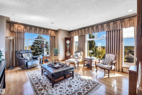 11 65 OAKMONT Drive  St. Albert, AB T8N 6S3