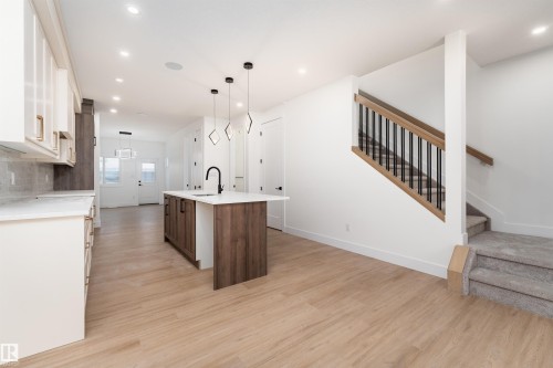 3103 Magpie Way, Edmonton, AB - Indoor Photo Showing Kitchen
