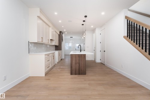 3103 Magpie Way, Edmonton, AB - Indoor Photo Showing Kitchen
