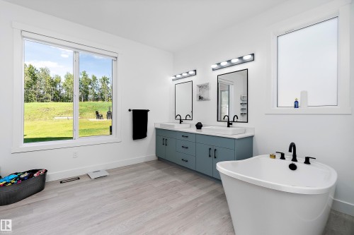 #621 55101 Ste. Anne Trail, Rural Lac Ste. Anne County, AB - Indoor Photo Showing Bathroom