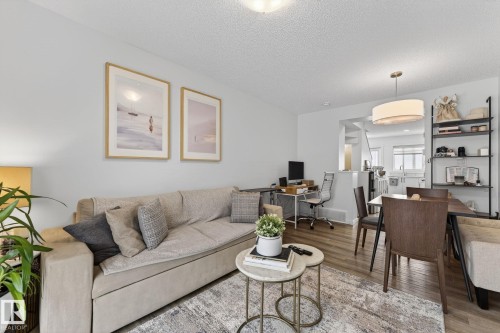 46 850 Secord Boulevard, Edmonton, AB - Indoor Photo Showing Living Room