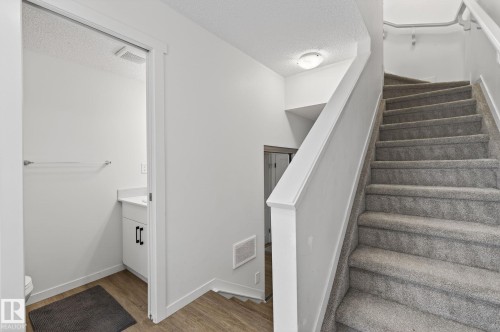 46 850 Secord Boulevard, Edmonton, AB - Indoor Photo Showing Other Room