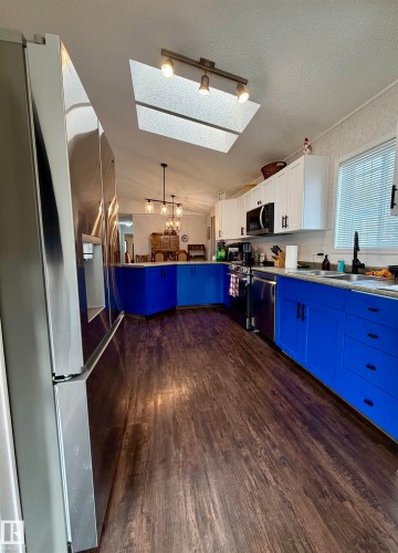 1 Jutland Crescent, Stony Plain, AB - Indoor Photo Showing Kitchen With Double Sink