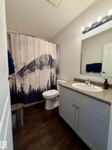 1 Jutland Crescent, Stony Plain, AB - Indoor Photo Showing Bathroom