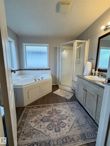 1 Jutland Crescent, Stony Plain, AB - Indoor Photo Showing Bathroom