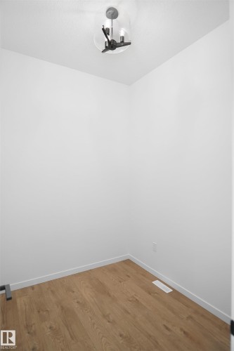 7515 Observer Lane, Edmonton, AB - Indoor Photo Showing Other Room
