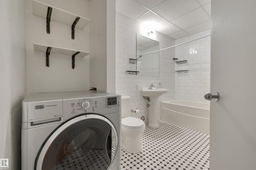902 10134 100 Street, Edmonton, AB - Indoor Photo Showing Laundry Room