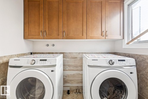 3021 105A Street, Edmonton, AB - Indoor Photo Showing Laundry Room