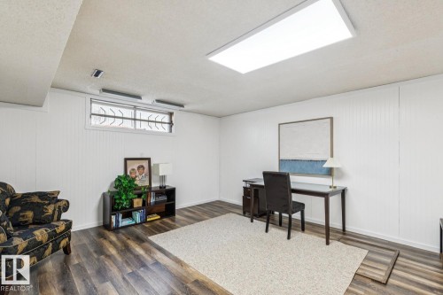 3021 105A Street, Edmonton, AB - Indoor