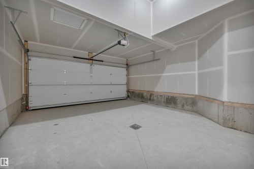 View of garage - 5657 Hawthorn Way, Edmonton, AB - Indoor Photo Showing Garage