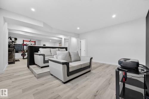 4413 39 Street, Beaumont, AB - Indoor