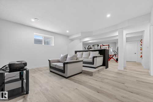 4413 39 Street, Beaumont, AB - Indoor