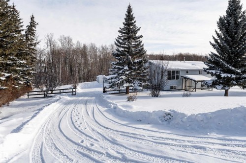 4-2228 PARKLAND Drive  Rural Parkland County, AB T7Y 2L2