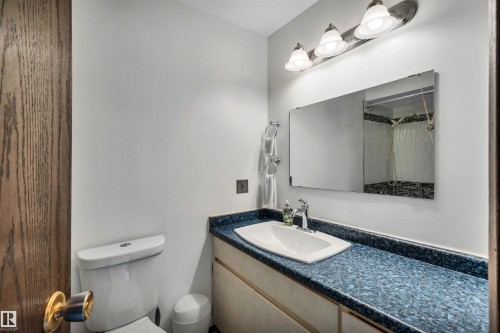 3314 130A Avenue, Edmonton, AB - Indoor Photo Showing Bathroom