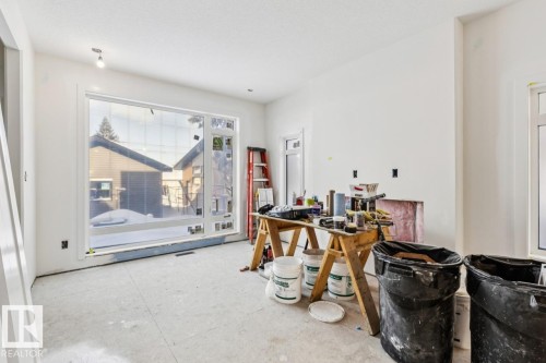 7928 97 Avenue Nw, Edmonton, AB - Indoor