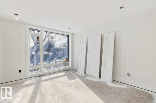 7928 97 Avenue Nw, Edmonton, AB - Indoor Photo Showing Other Room