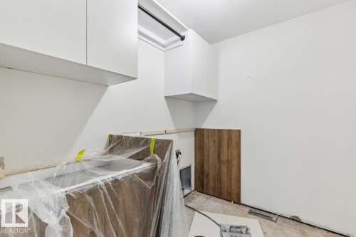 7928 97 Avenue Nw, Edmonton, AB - Indoor