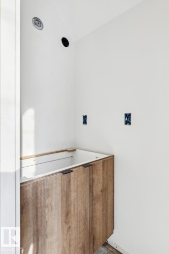 7928 97 Avenue Nw, Edmonton, AB - Indoor Photo Showing Other Room