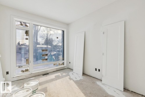 7928 97 Avenue Nw, Edmonton, AB - Indoor Photo Showing Other Room