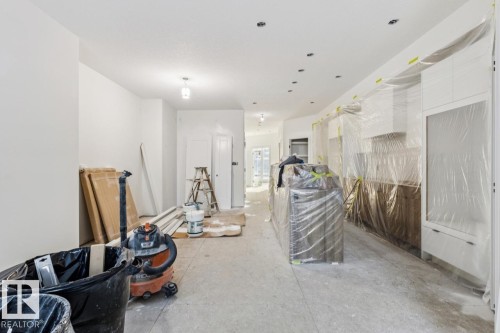 7928 97 Avenue Nw, Edmonton, AB - Indoor