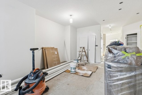 7928 97 Avenue Nw, Edmonton, AB - Indoor Photo Showing Other Room