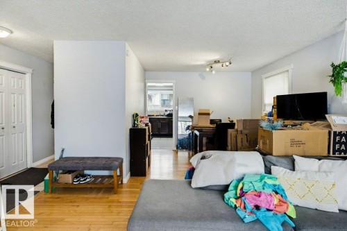 41 Alpine Boulevard, St. Albert, AB - Indoor Photo Showing Living Room