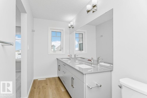 4291 Kinglet Drive, Edmonton, AB - Indoor Photo Showing Bathroom