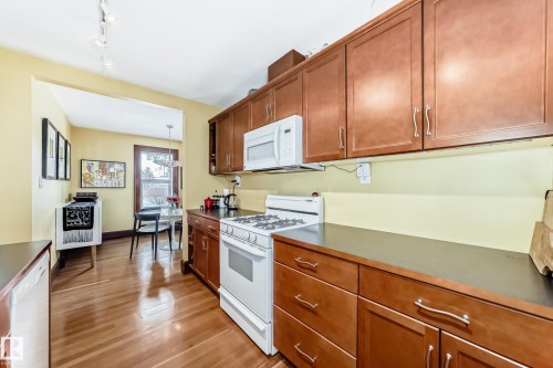 14536 103 Avenue, Edmonton, AB - Indoor Photo Showing Kitchen
