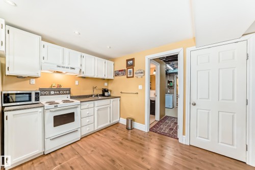 14536 103 Avenue, Edmonton, AB - Indoor Photo Showing Kitchen