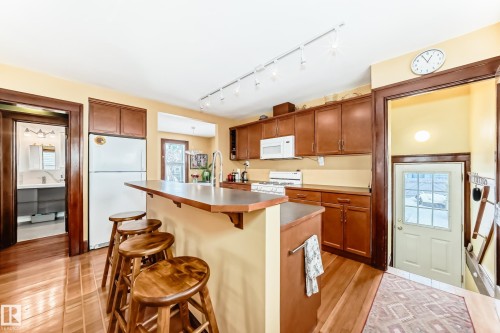 14536 103 Avenue, Edmonton, AB - Indoor Photo Showing Kitchen