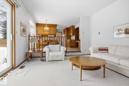 Living area with light carpet - 65 Lorne Crescent, St. Albert, AB - Indoor Photo Showing Living Room
