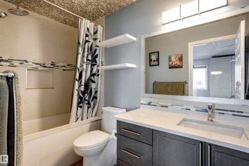 3351 Weidle Way, Edmonton, AB - Indoor Photo Showing Bathroom