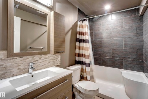 3351 Weidle Way, Edmonton, AB - Indoor Photo Showing Bathroom
